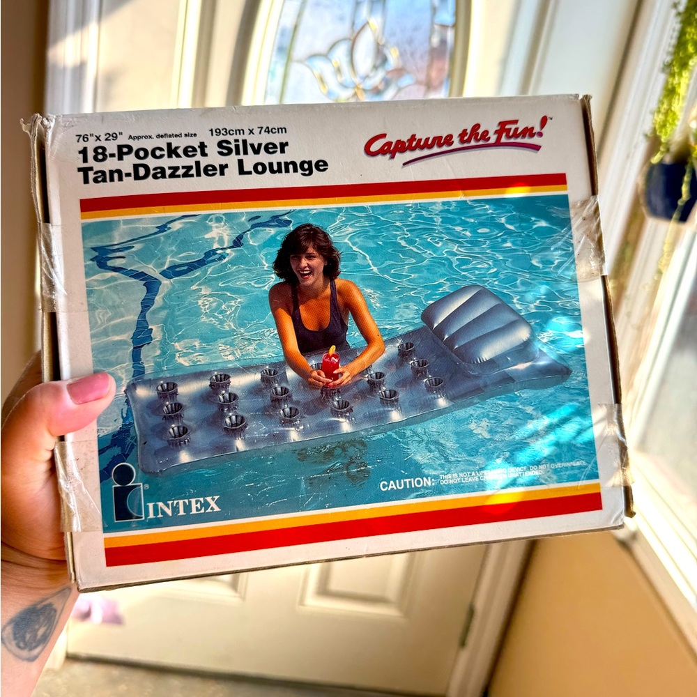 Intex Vintage Tan Dazzler Lounge 18 Pocket Silver 76"x29" 1985 Pool Float NEW